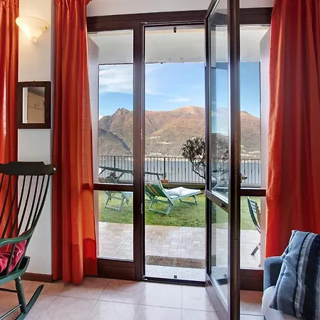 Ampia Vista Sul Di Apartament